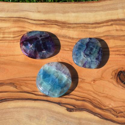 Regenbogenfluorit Handstein, Flach