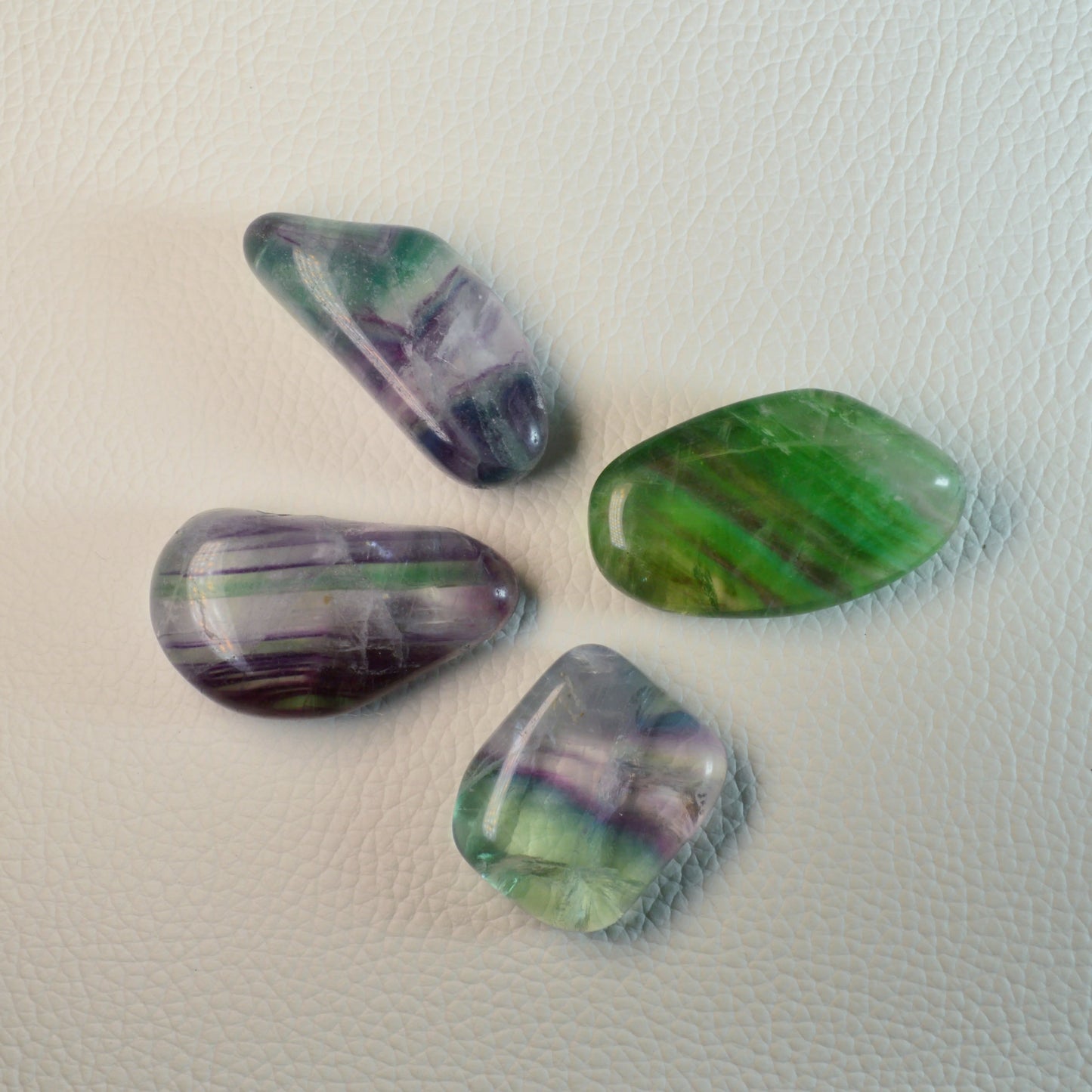 Regenbogenfluorit Trommelstein