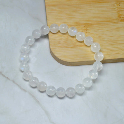 Regenbogenmondstein (weißer Labradorit) Armband mit hochwertigen 8mm Perlen, Einzelansicht.
