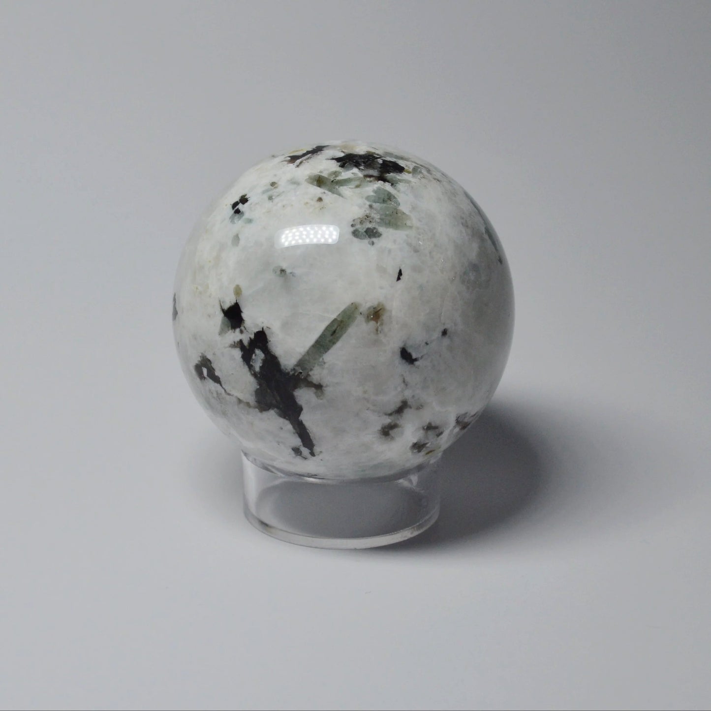 Regenbogenmondstein (weißer Labradorit) Kugel