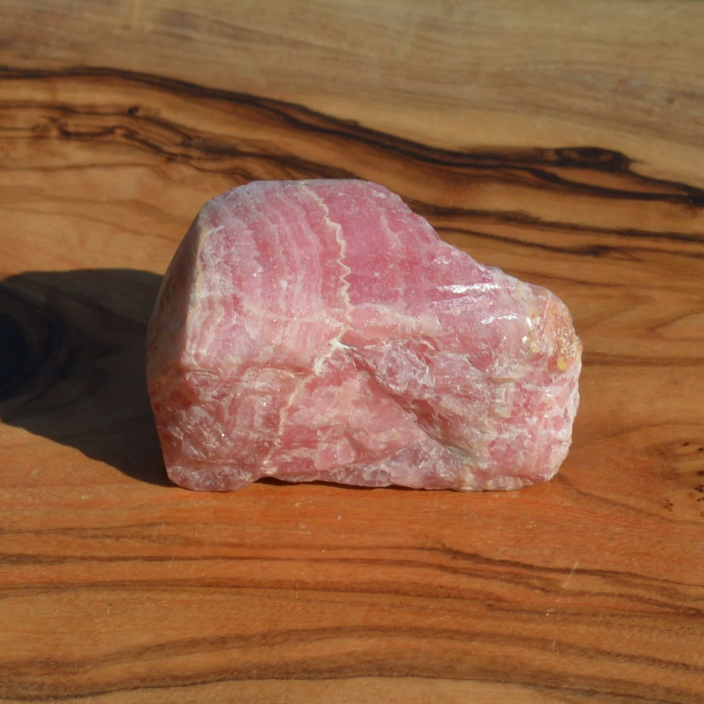 Rhodochrosit Rohstein, teilpoliert