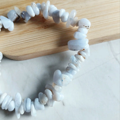 Blauer Chalcedon Splitterarmband