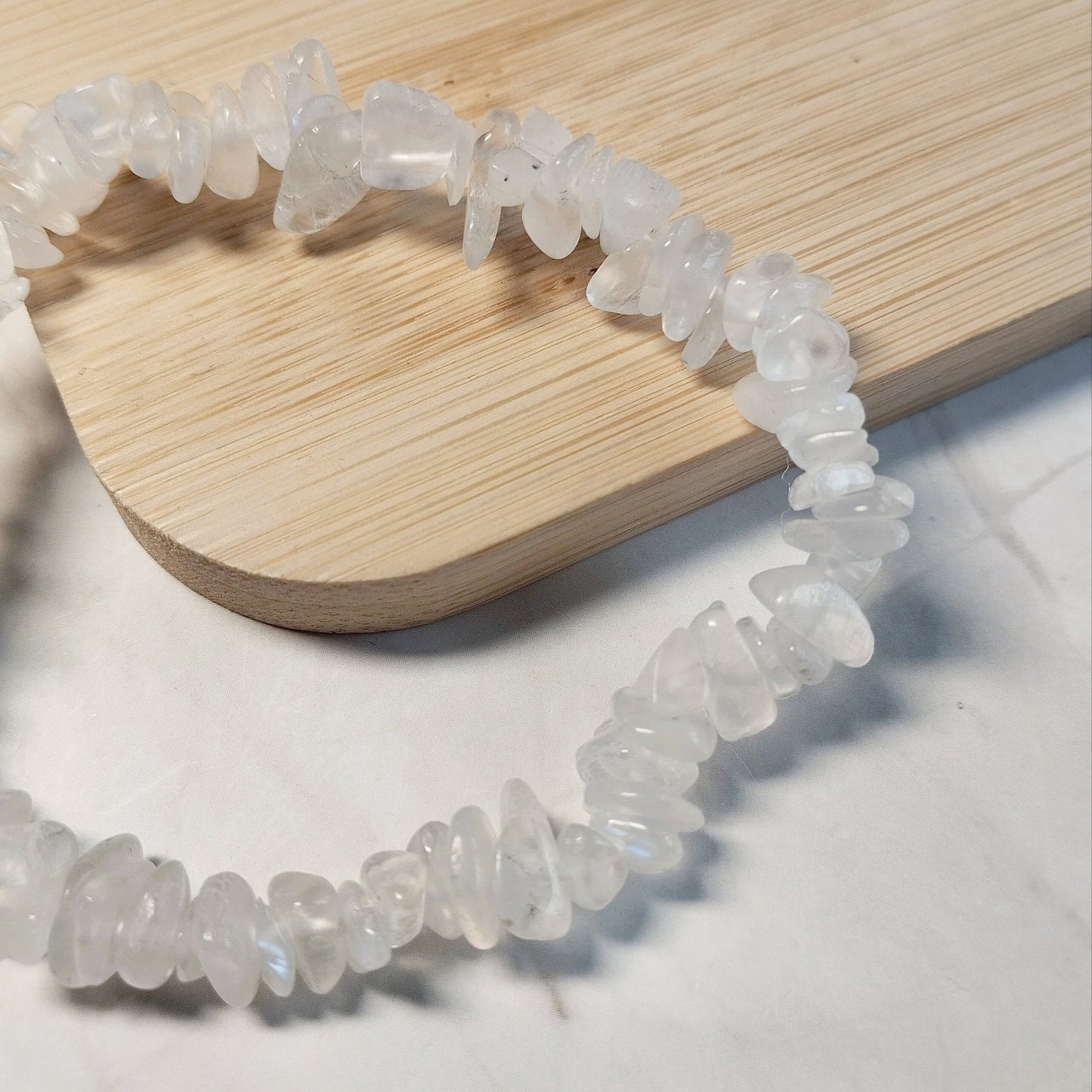 Regenbogenmondstein (weißer Labradorit) Splitterarmband