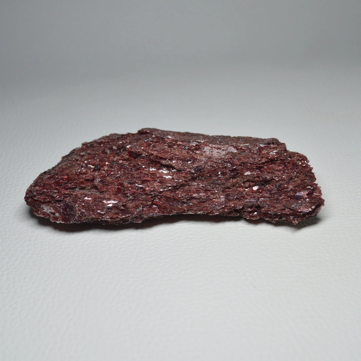 Roter Muscovit (Alurgit) Rohstein