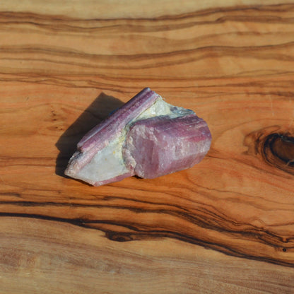 Rubellit-Turmalin in Matrix