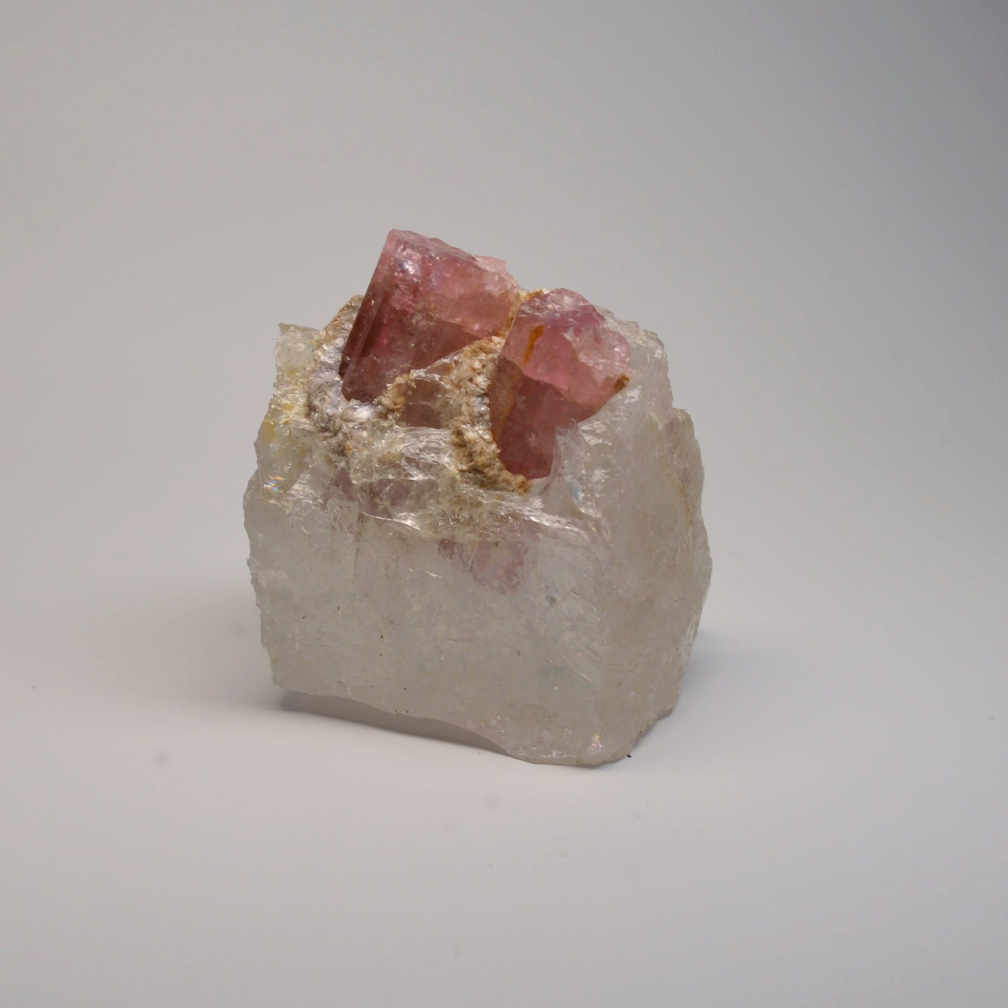 Rubellit-Turmalin in Quarz Stufe