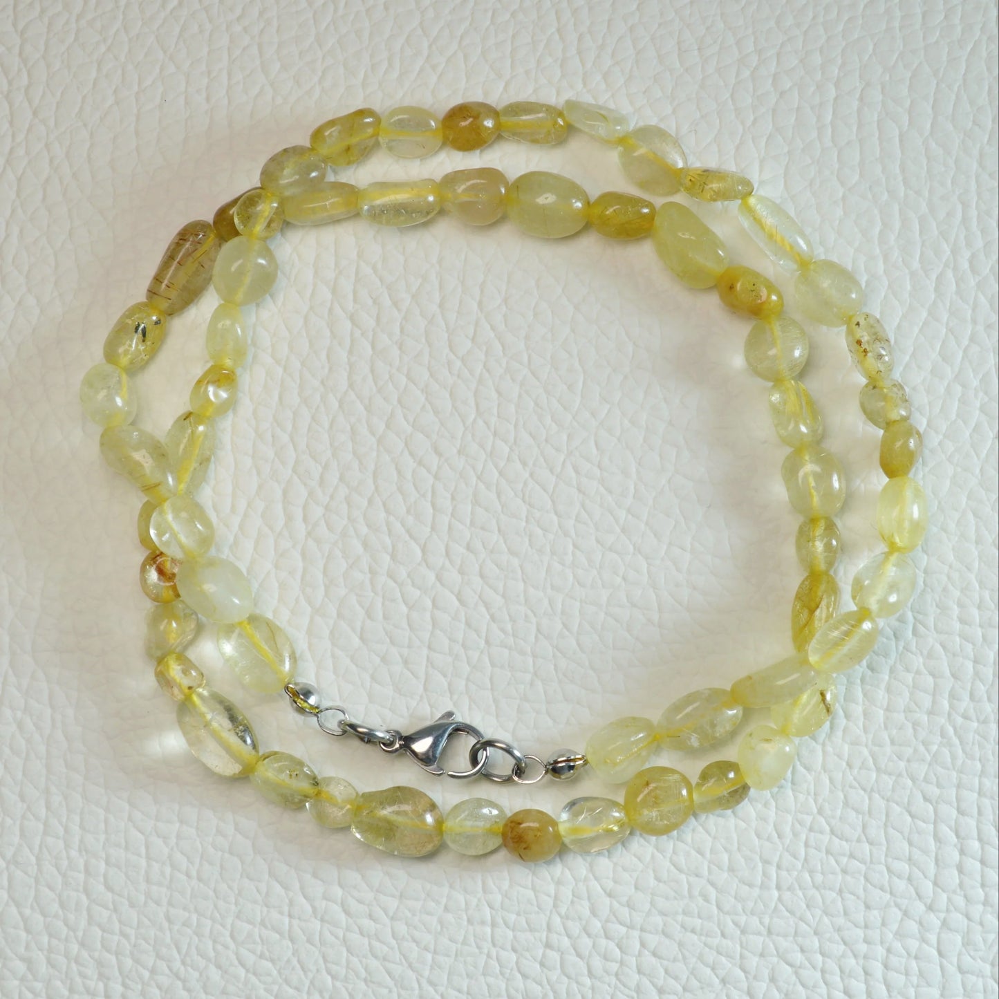 EleganteRutilquarz Kette mit Nuggets  – perfekt als Geschenk oder für den Alltag.