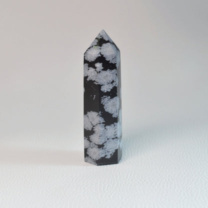 Schneeflocken-Obsidian Turm