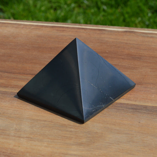 Schungit Pyramide