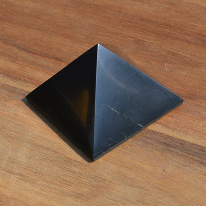 Schungit Pyramide