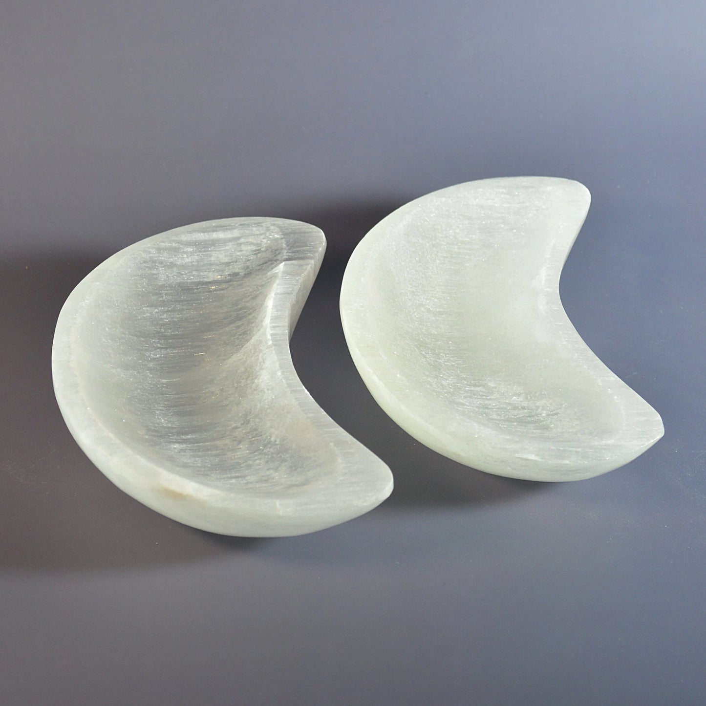 Selenit Mondschale – ideal als Trommelstein oder Schmuckaufbewahrung.