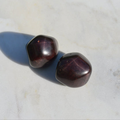 Sterngranat (Almandin) Trommelstein