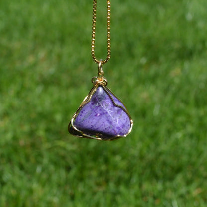 Sugilith Anhänger (handgefertigt)