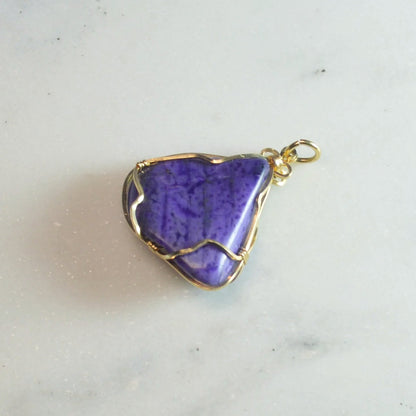 Sugilith Anhänger (handgefertigt)