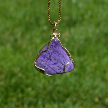 Sugilith Anhänger (handgefertigt)