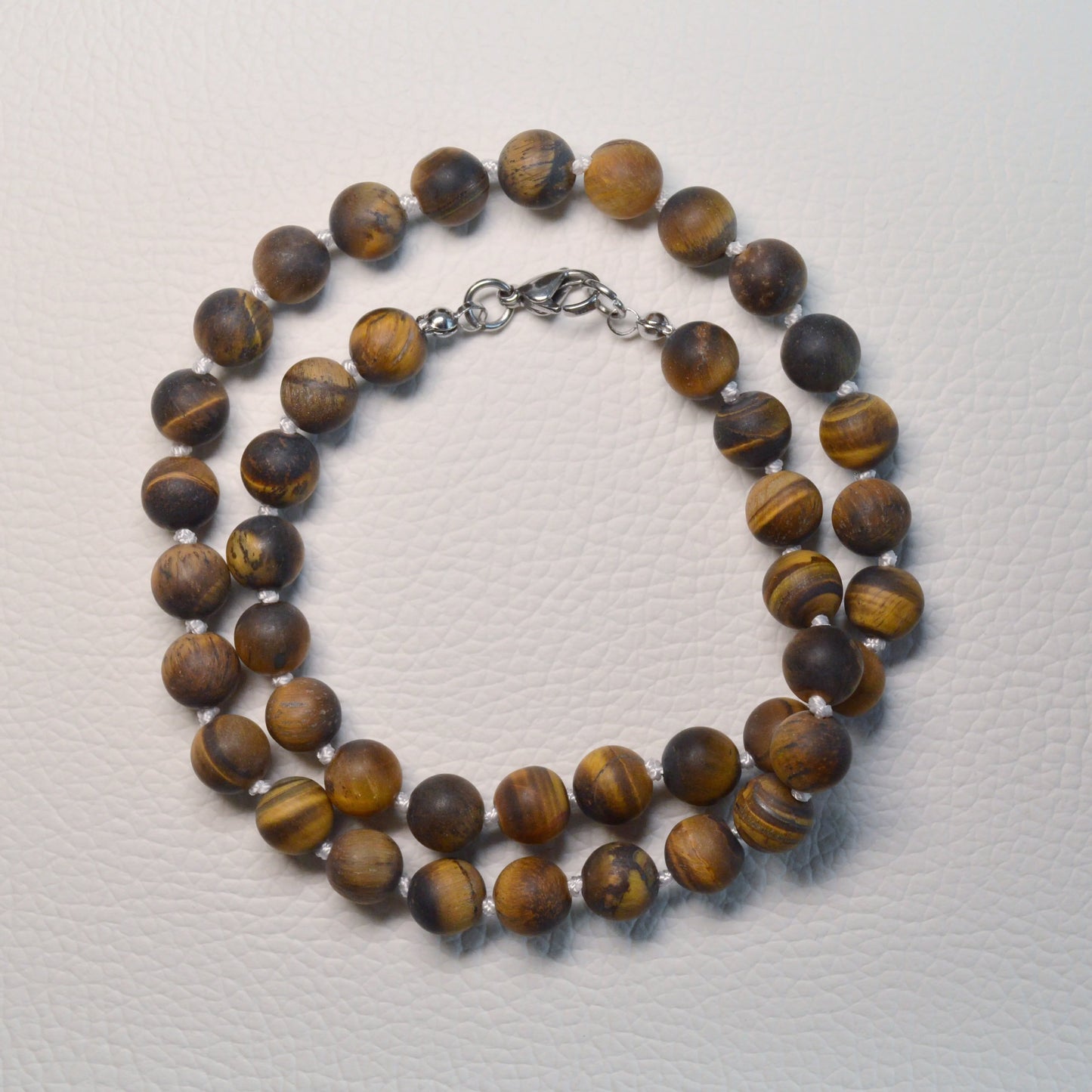 Elegante Tigerauge Kette mit matten 6mm Kristallperlen – perfekt als Geschenk oder für den Alltag.