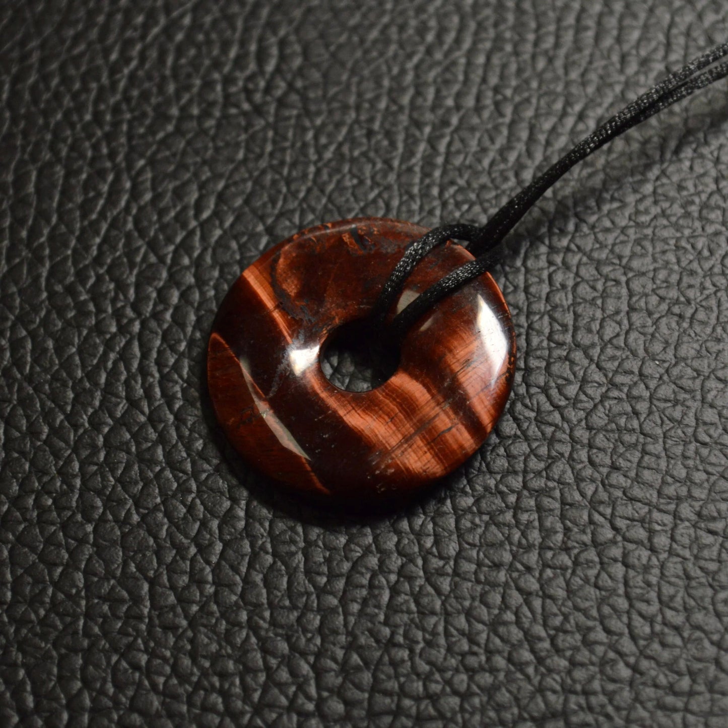 Rotes Tigerauge Donut - 30mm