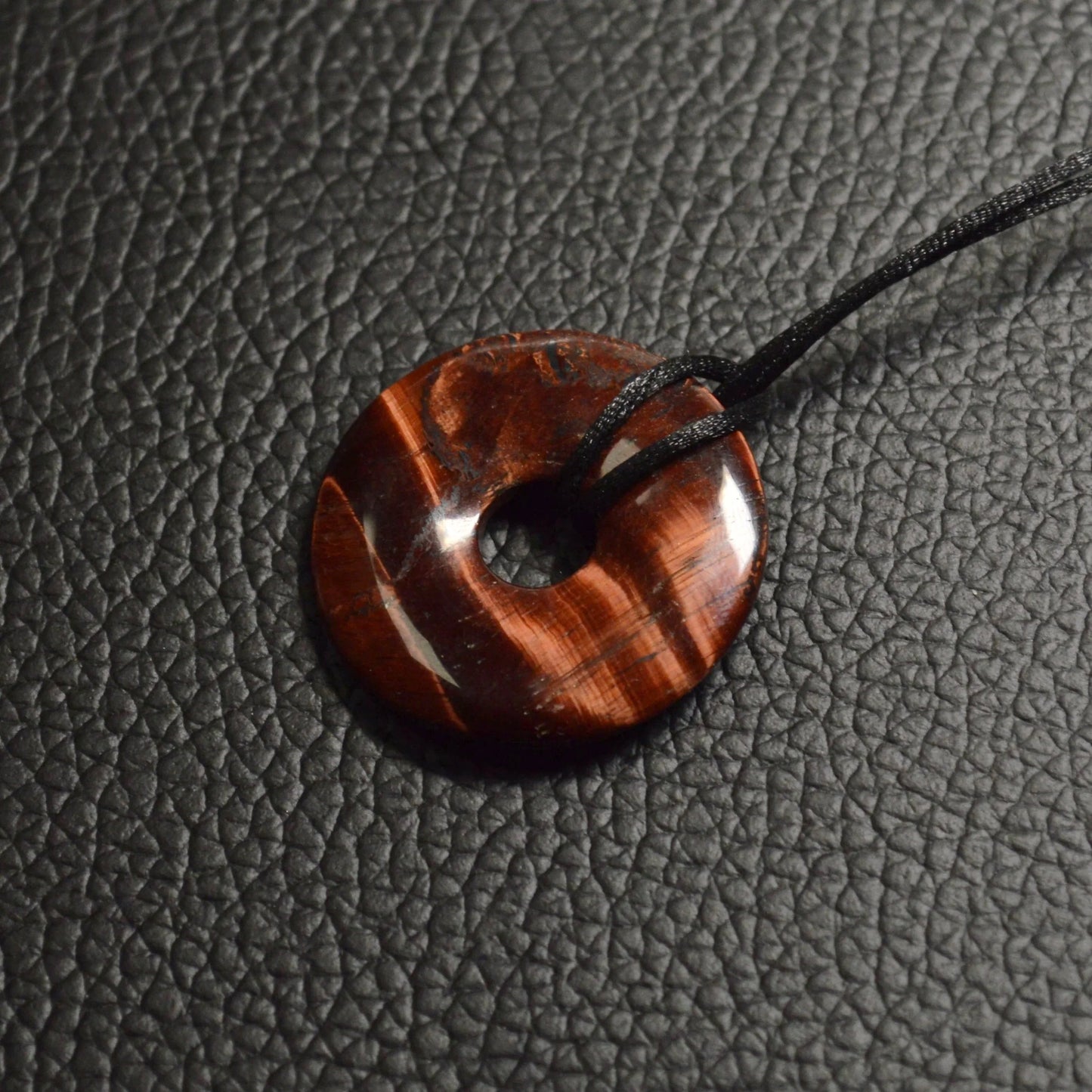 Rotes Tigerauge Donut - 30mm