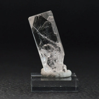 Topas auf Acrylsockel