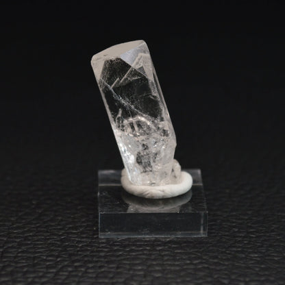 Topas auf Acrylsockel