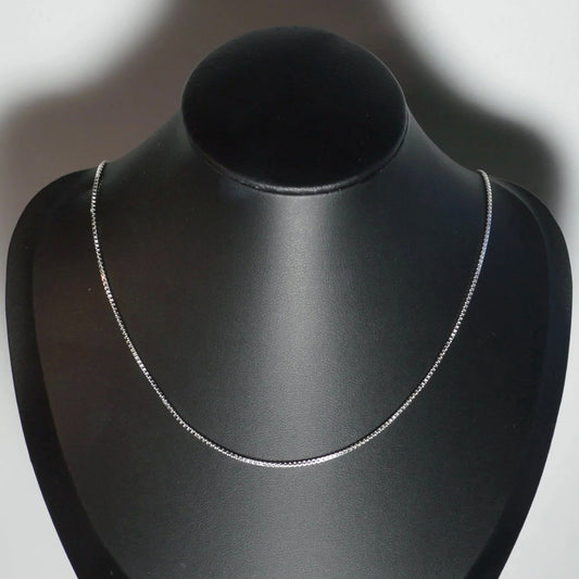 Venezianer-Kette 925 Sterling Silber, 45 cm, auf Büste, Vorderansicht – ideal kombinierbar mit  unseren Anhängern.