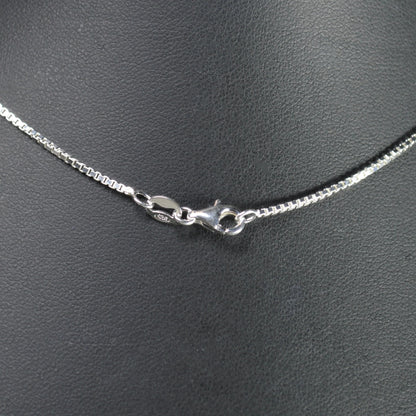 Karabiner-Verschluss der Venezianer-Kette in 925 Sterlingsilber, einfach zu öffnen und zu schließen.
