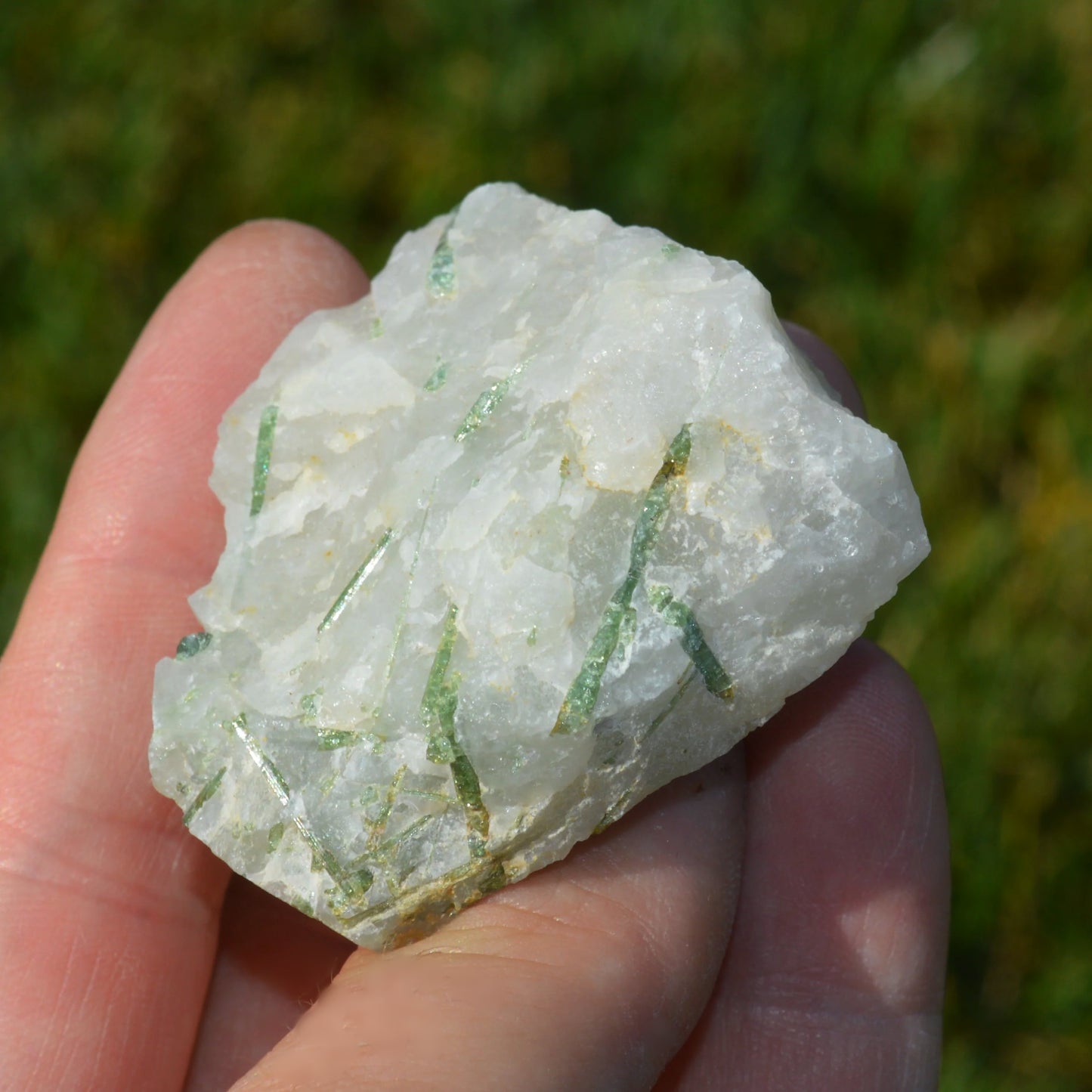 Verdelith-Turmalin in Quarz (Klein)