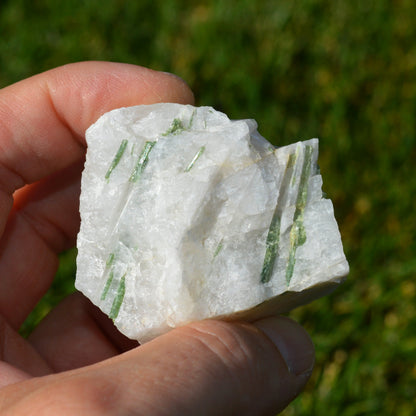 Verdelith-Turmalin in Quarz (Klein)