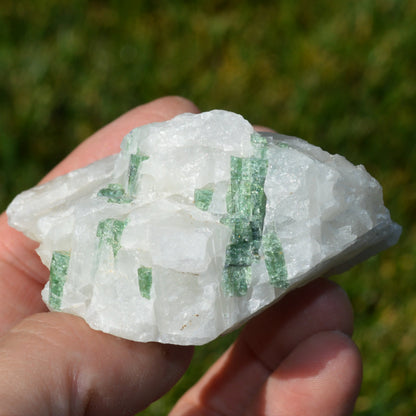 Verdelith-Turmalin in Quarz (Klein)