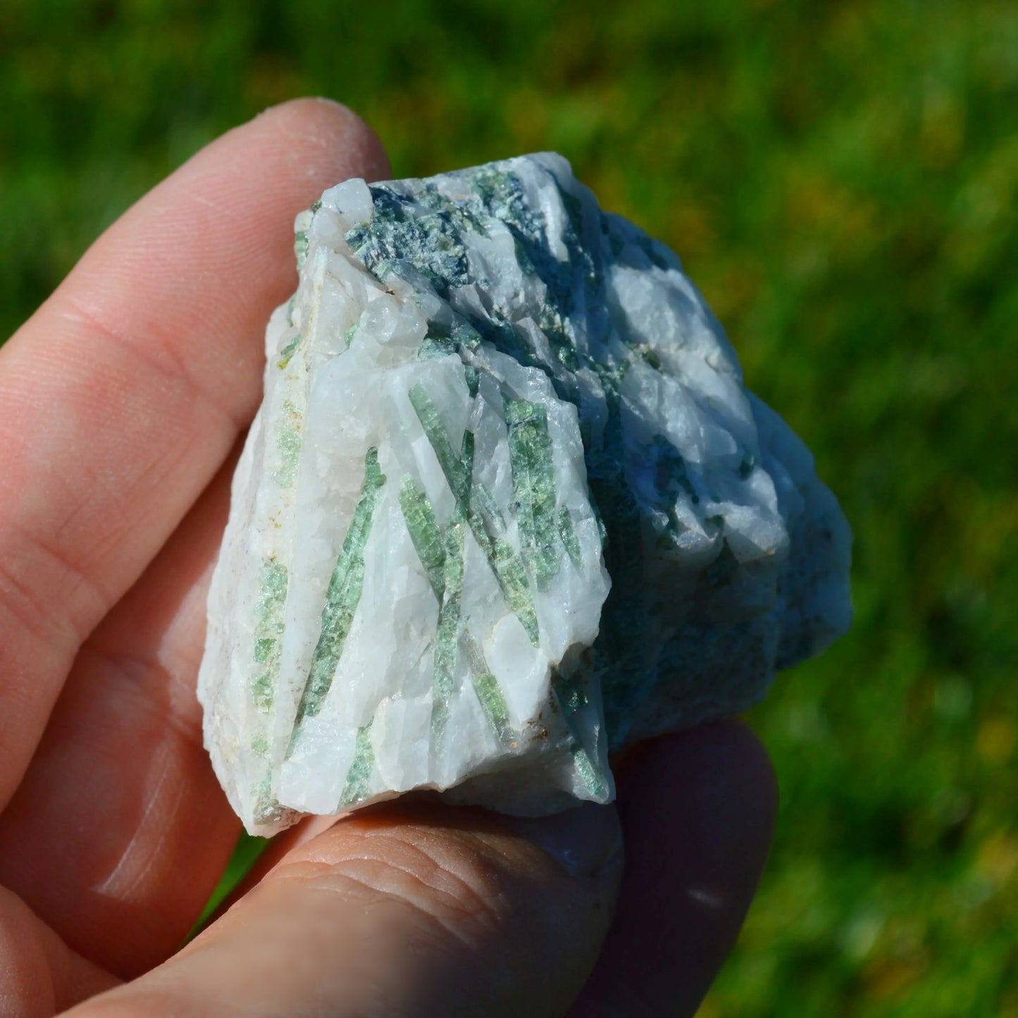 Verdelith-Turmalin in Quarz (Klein)