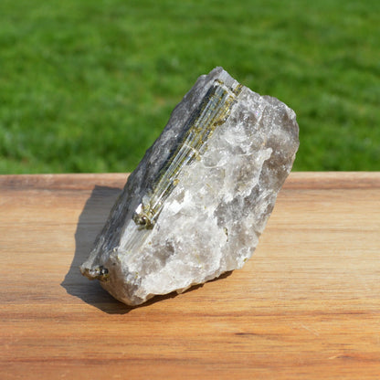Verdelith-Turmalin in Rauchquarz Stufe
