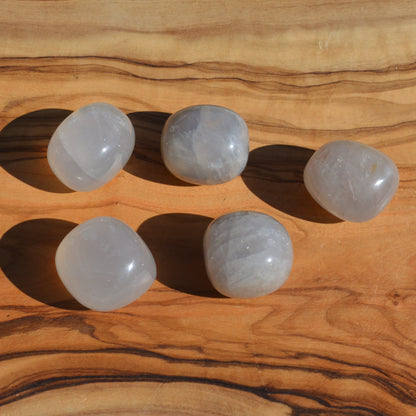 Lila/Grauer Achat Trommelstein