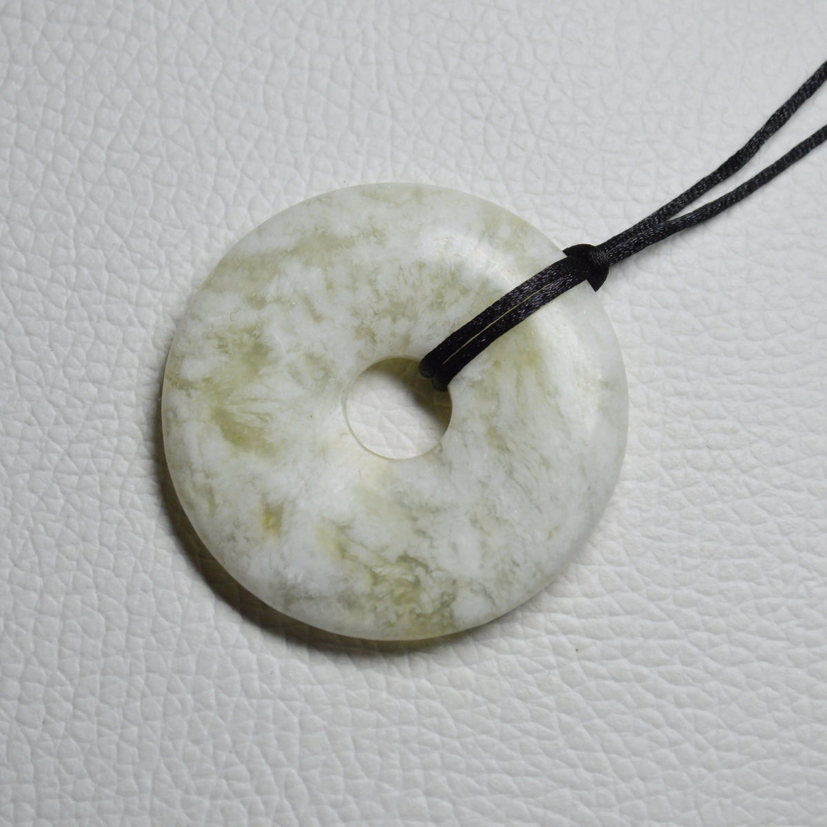 Wölkchen-Jade Donut - 45mm