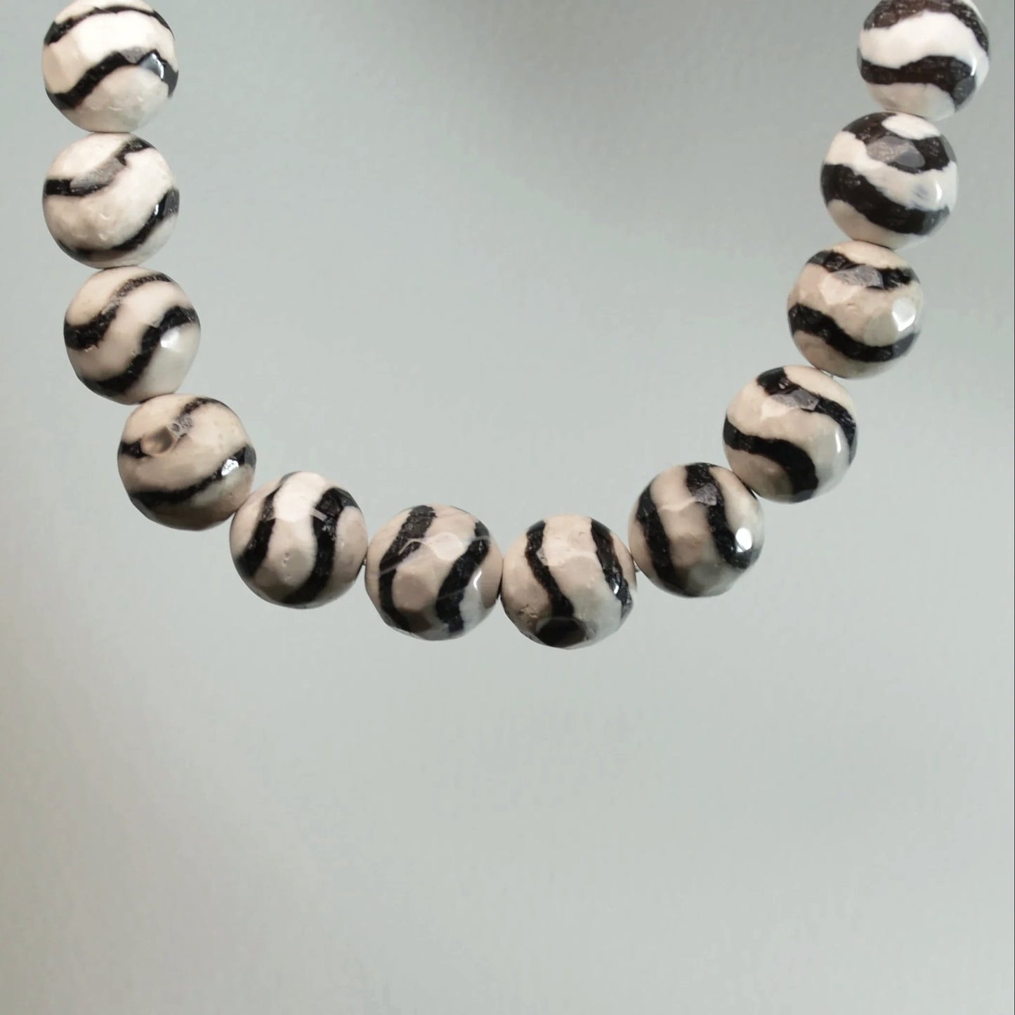 Zebra Achat Armband (facettiert) - 8mm